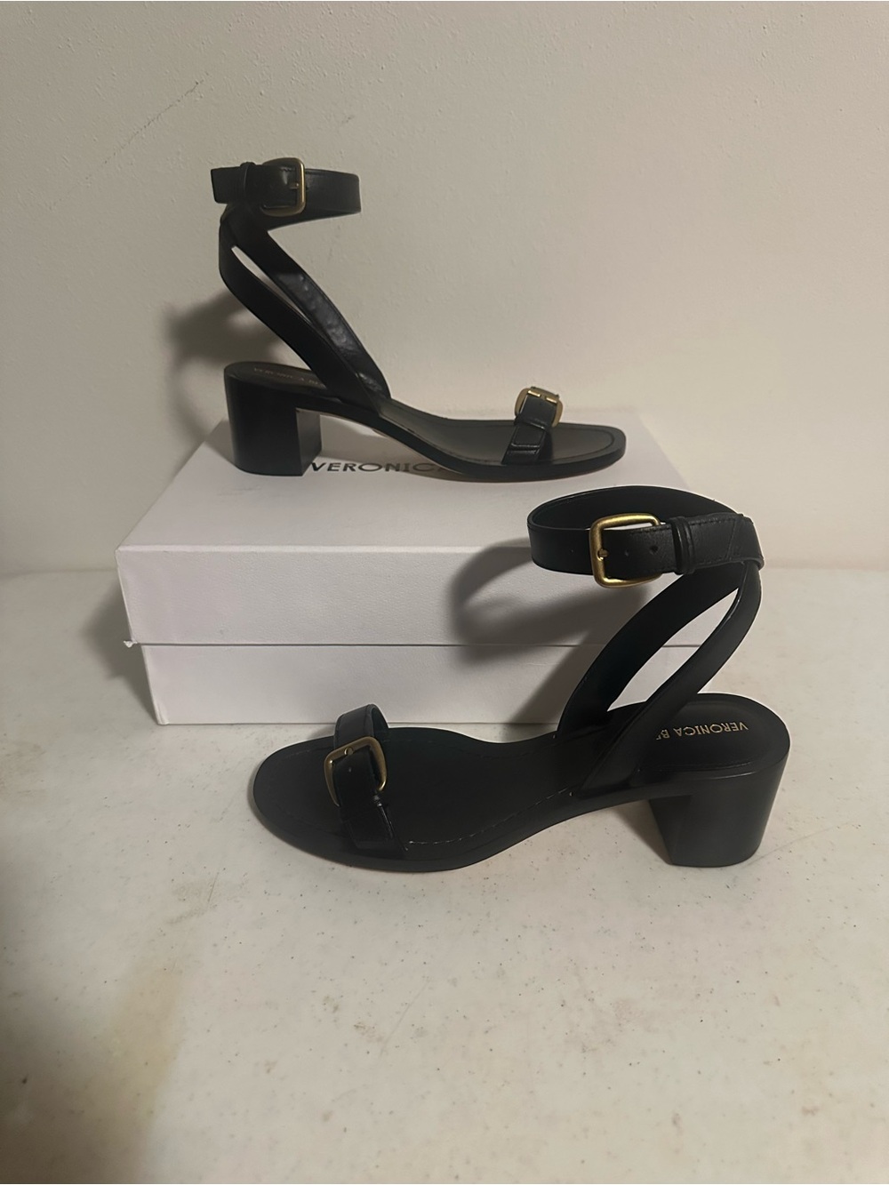 Veronica Beard Elia Women’s 6 Black Leather Buckle Block Heel Sandals New